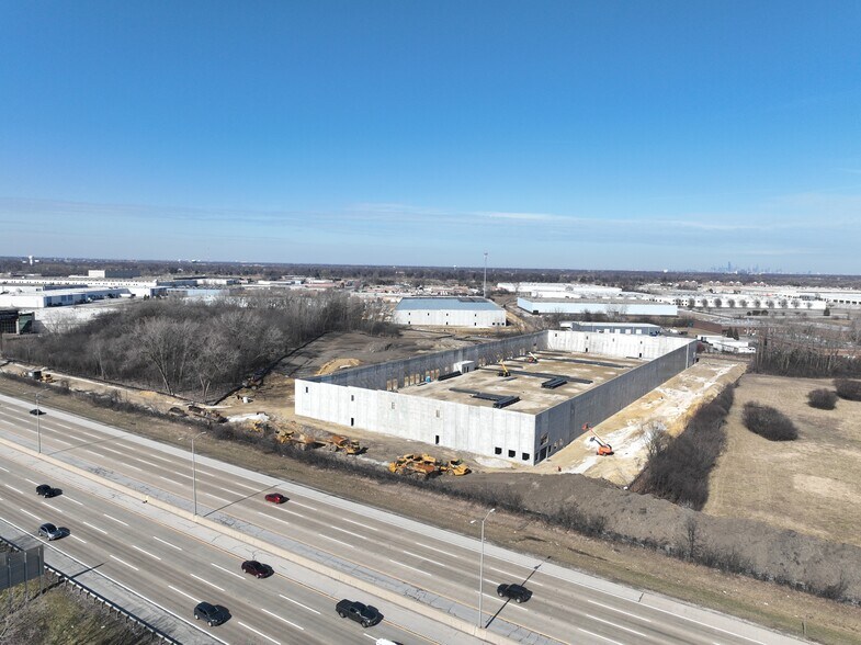 12201 Griffith Ctr, Alsip, IL à vendre - Photo du bâtiment - Image 2 de 11
