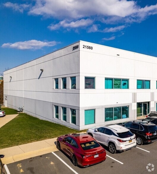 21580 Atlantic Blvd, Sterling, VA for sale - Building Photo - Image 2 of 10