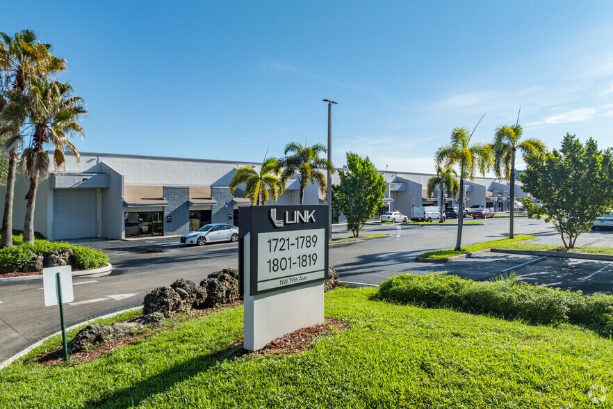 1801-1839 NW 79th Ave, Doral, FL à louer - Photo du bâtiment - Image 3 de 6