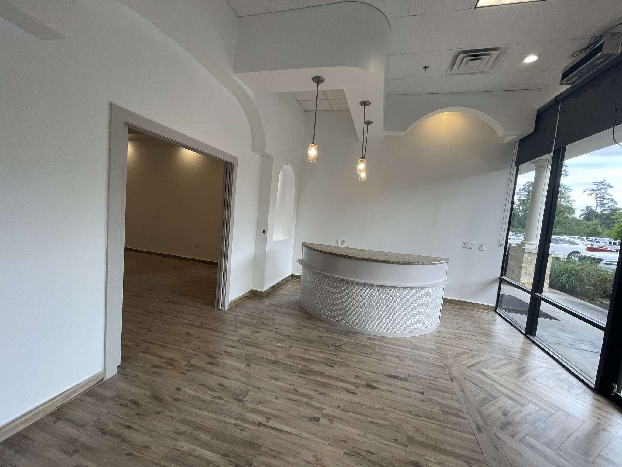 9950 Woodlands Pky, The Woodlands, TX for lease Interior Photo- Image 1 of 5