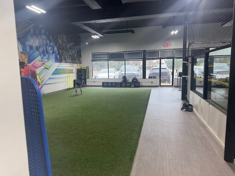 2822-2830 Fallfax Dr, Falls Church, VA for lease - Building Photo - Image 3 of 13