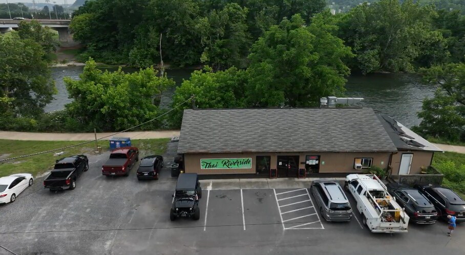 1837 Netherland Inn Rd, Kingsport, TN à vendre - Photo du bâtiment - Image 2 de 4