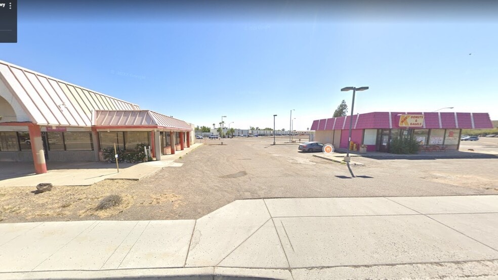 Freestanding Properties For Sale portfolio of 2 properties for sale on LoopNet.ca - Building Photo - Image 2 of 8