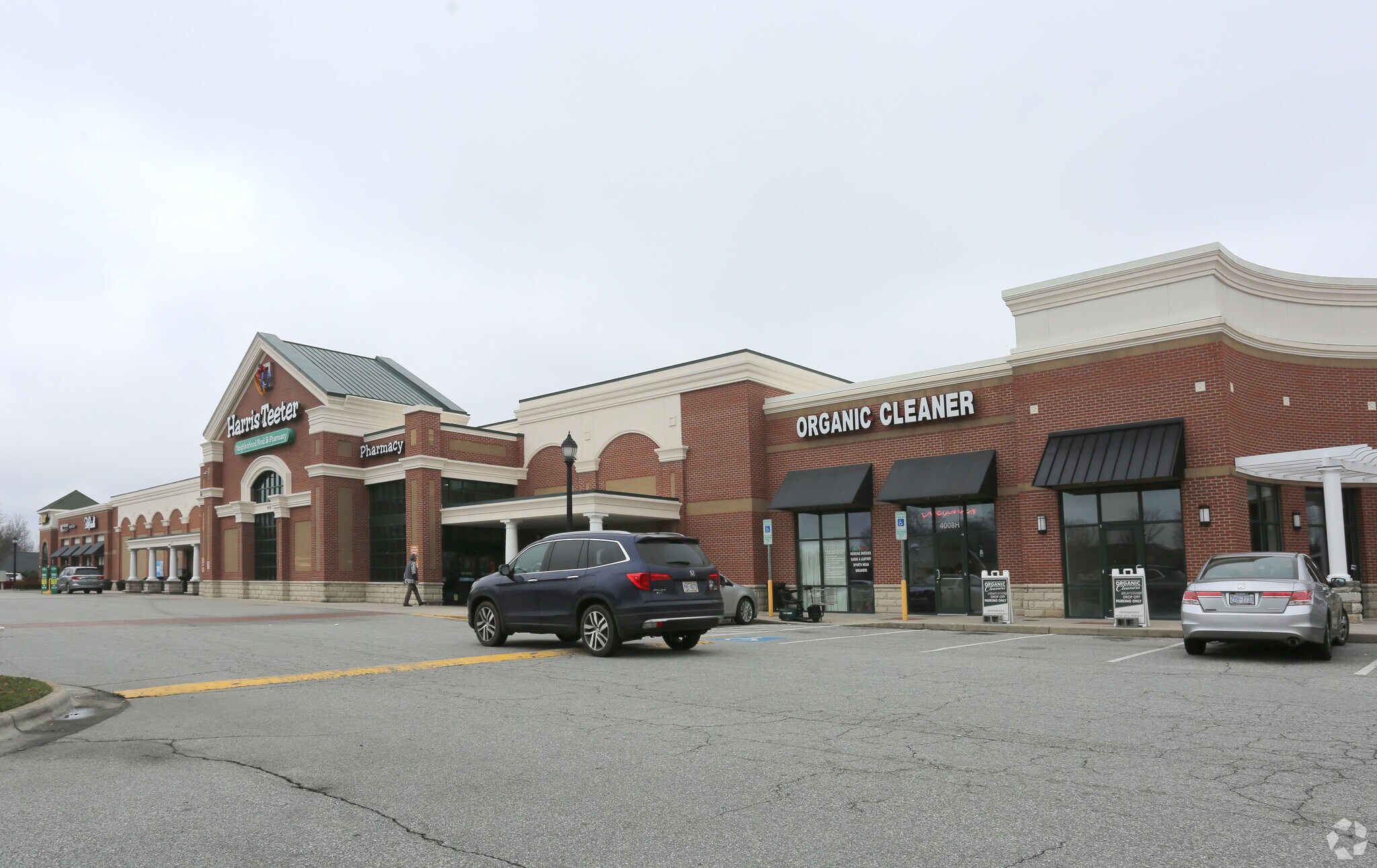 4008-4012 Battleground Ave, Greensboro, NC for lease Primary Photo- Image 1 of 5