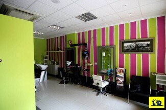 Plus de détails pour Multi-résidentiel à vendre