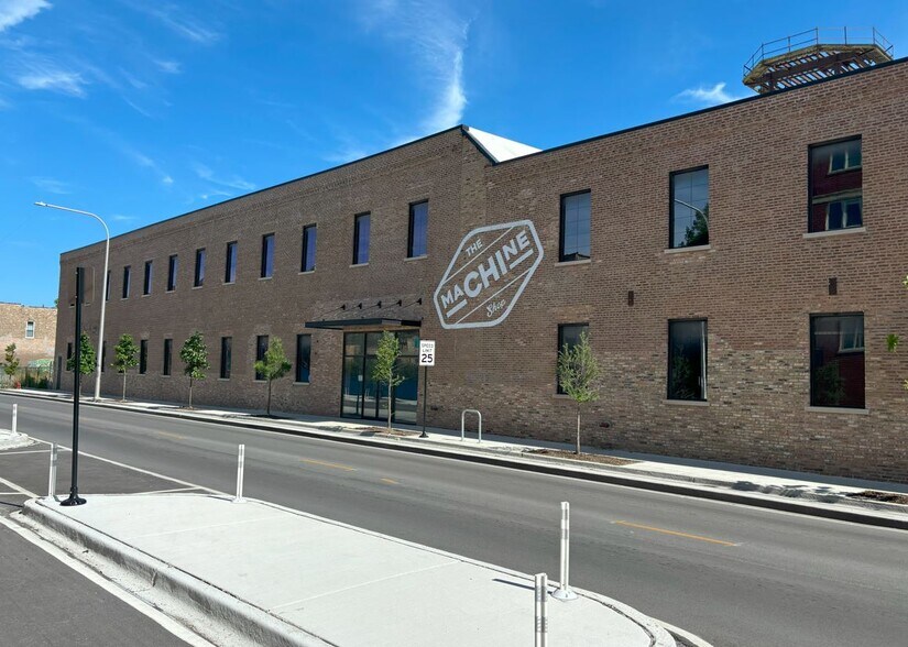 2145 W Grand Ave, Chicago, IL à louer - Photo du bâtiment - Image 2 de 26