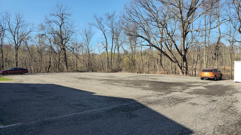 850 N West End Blvd, Quakertown, PA for sale - Building Photo - Image 3 of 12