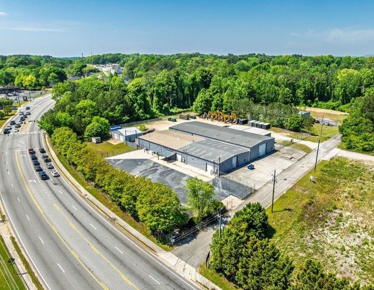 140 Veterans Memorial Hwy, Mableton, GA à louer - Photo du bâtiment - Image 3 de 11