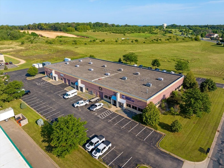 2001-2023 O'Neil Rd, Hudson, WI for lease - Building Photo - Image 2 of 3