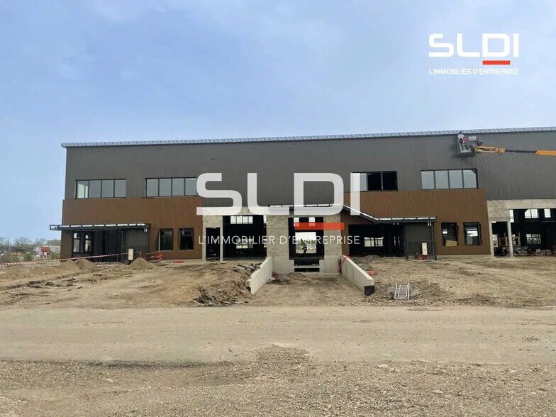 Office in Saint-Priest for lease - Building Photo - Image 2 of 4