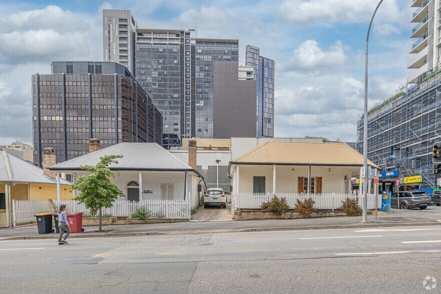 16 Hunter St, Parramatta à louer - Photo du bâtiment - Image 3 de 3