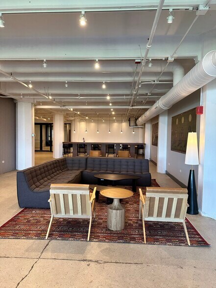 329 W 18th St, Chicago, IL à louer - Photo intérieure - Image 2 de 19