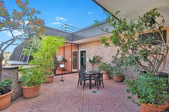 413-445 N Rodeo Dr, Beverly Hills, CA for lease Building Photo- Image 2 of 9