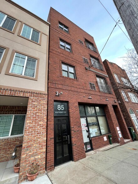 85 Montgomery Ave, Staten Island, NY à vendre - Photo du bâtiment - Image 3 de 10