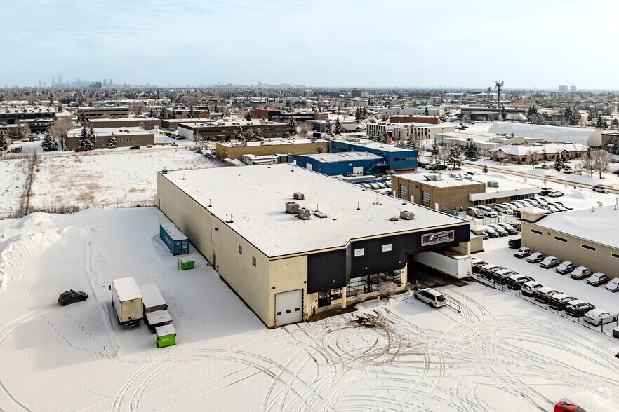 10331 176th St NW, Edmonton, AB à vendre - Photo du bâtiment - Image 1 de 6