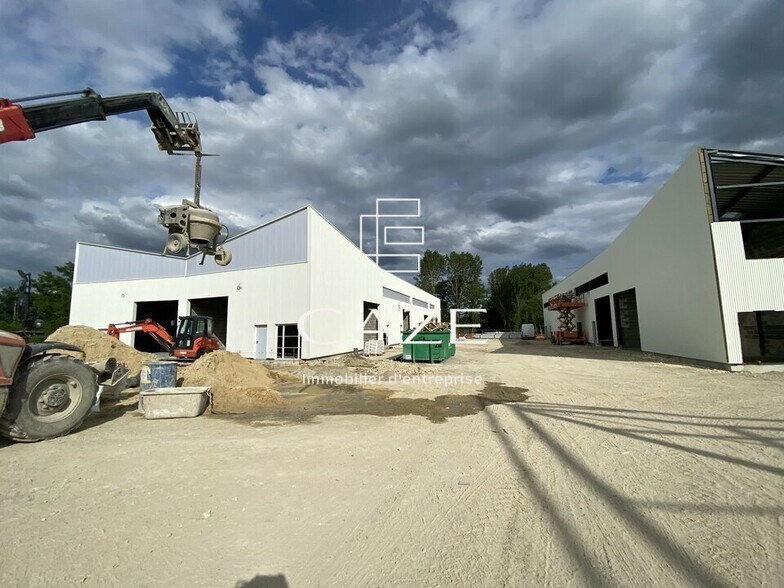 Flex in Carbon-Blanc for sale - Construction Photo - Image 1 of 8
