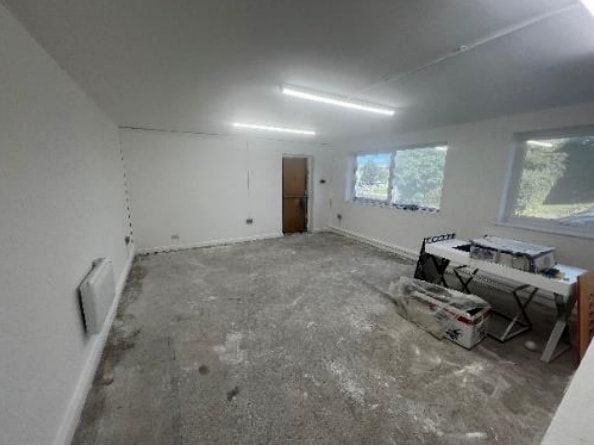 208 Charles St, Greenhithe for lease Interior Photo- Image 1 of 3