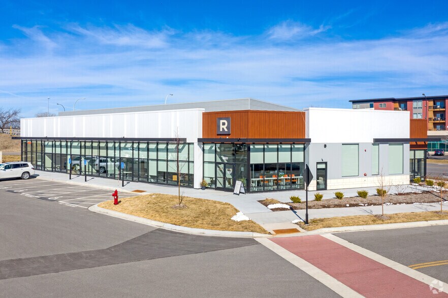 4951 W 77th St, Edina, MN à vendre - Photo principale - Image 1 de 2