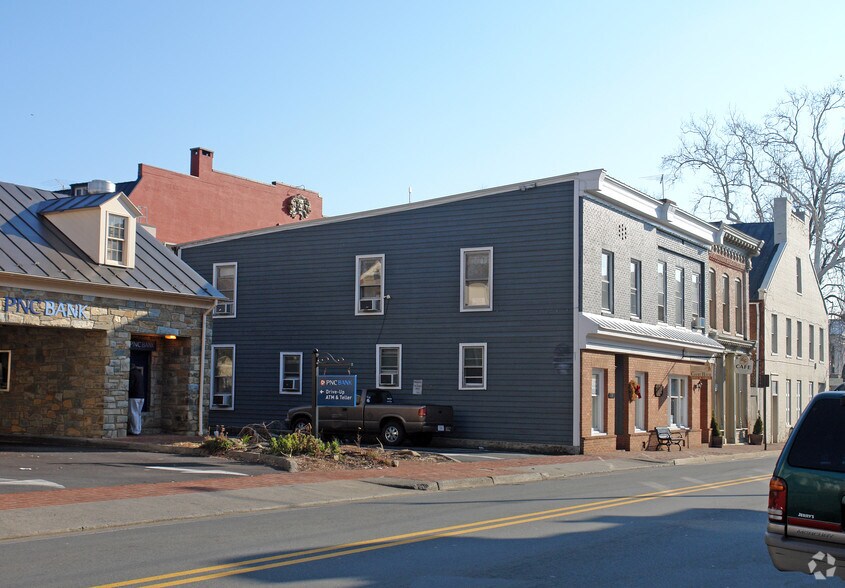 6 W Market St, Leesburg, VA à louer - Photo principale - Image 1 de 2