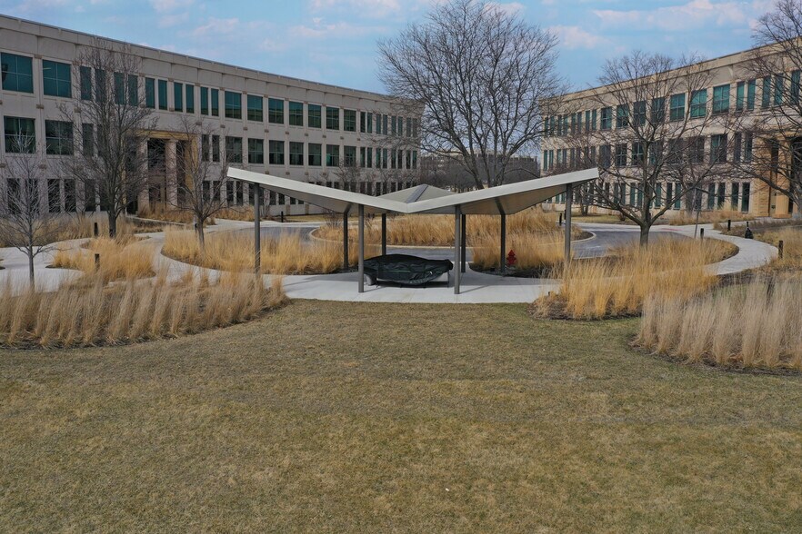 Conway Park Sale portefeuille de 2 propriétés à vendre sur LoopNet.ca - Photo du bâtiment - Image 2 de 11