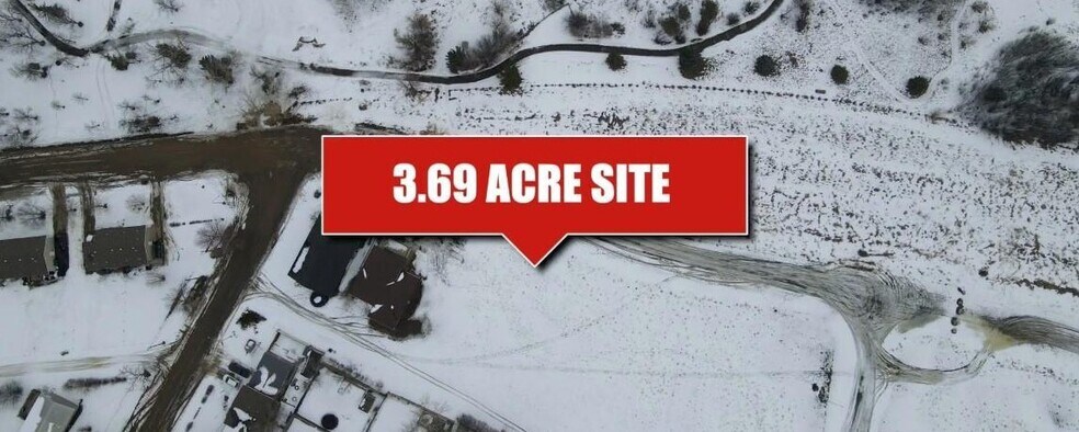 37 Confederation Dr, Weyburn, SK à vendre - Aérien - Image 2 de 4