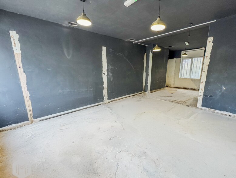 72 Market St, Bury for sale - Interior Photo - Image 2 of 3