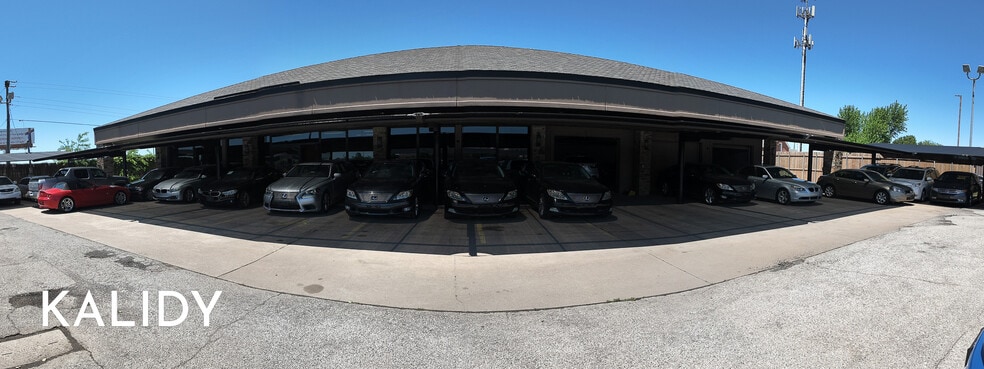 9615 Broadway Ext Service Rd, Oklahoma City, OK à louer - Photo du bâtiment - Image 2 de 27