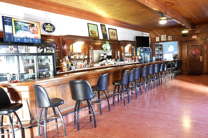 616-618 Main St, Miles City, MT for sale - Interior Photo - Image 3 of 11