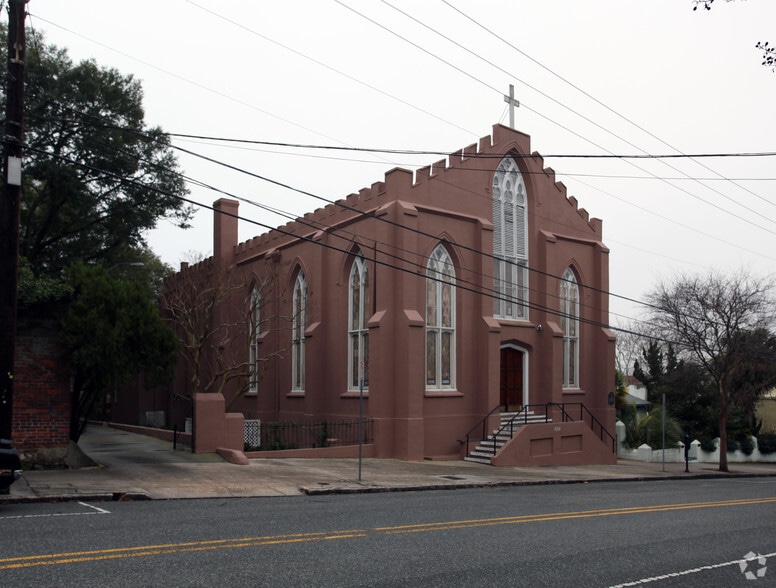 City Club & St Thomas Preservation Hall portfolio of 2 properties for sale on LoopNet.ca - Primary Photo - Image 2 of 2