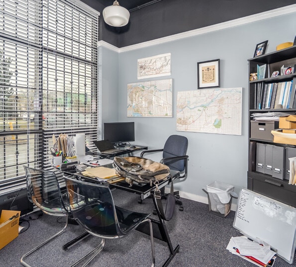 15272 Croydon Dr, Surrey, BC for sale - Interior Photo - Image 3 of 4