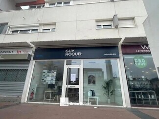Plus de détails pour 7 Place Jean Monnet, Meyzieu - Commerce de détail à louer