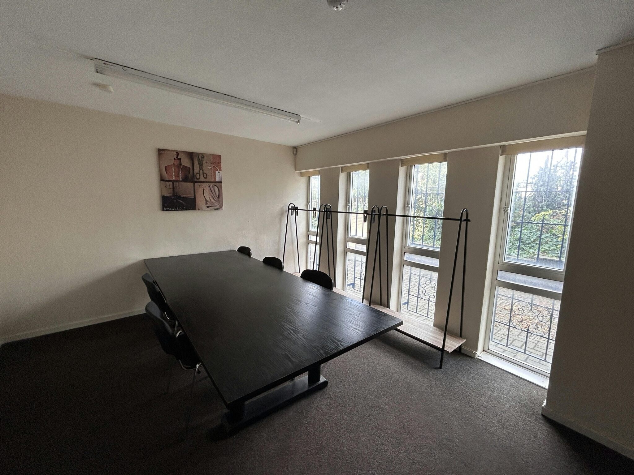 Cross Green Appr, Leeds for lease Interior Photo- Image 1 of 4