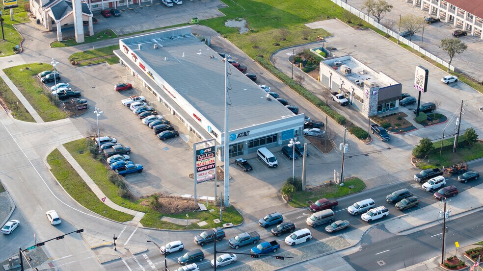 28120 Southwest Fwy, Rosenberg, TX à louer - Photo du bâtiment - Image 3 de 4