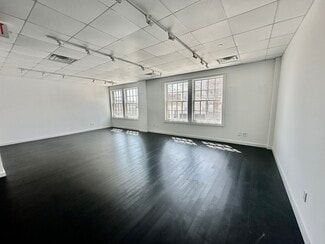 Plus de détails pour 53 Greenwich Ave, Greenwich, CT - Commerce de détail à louer