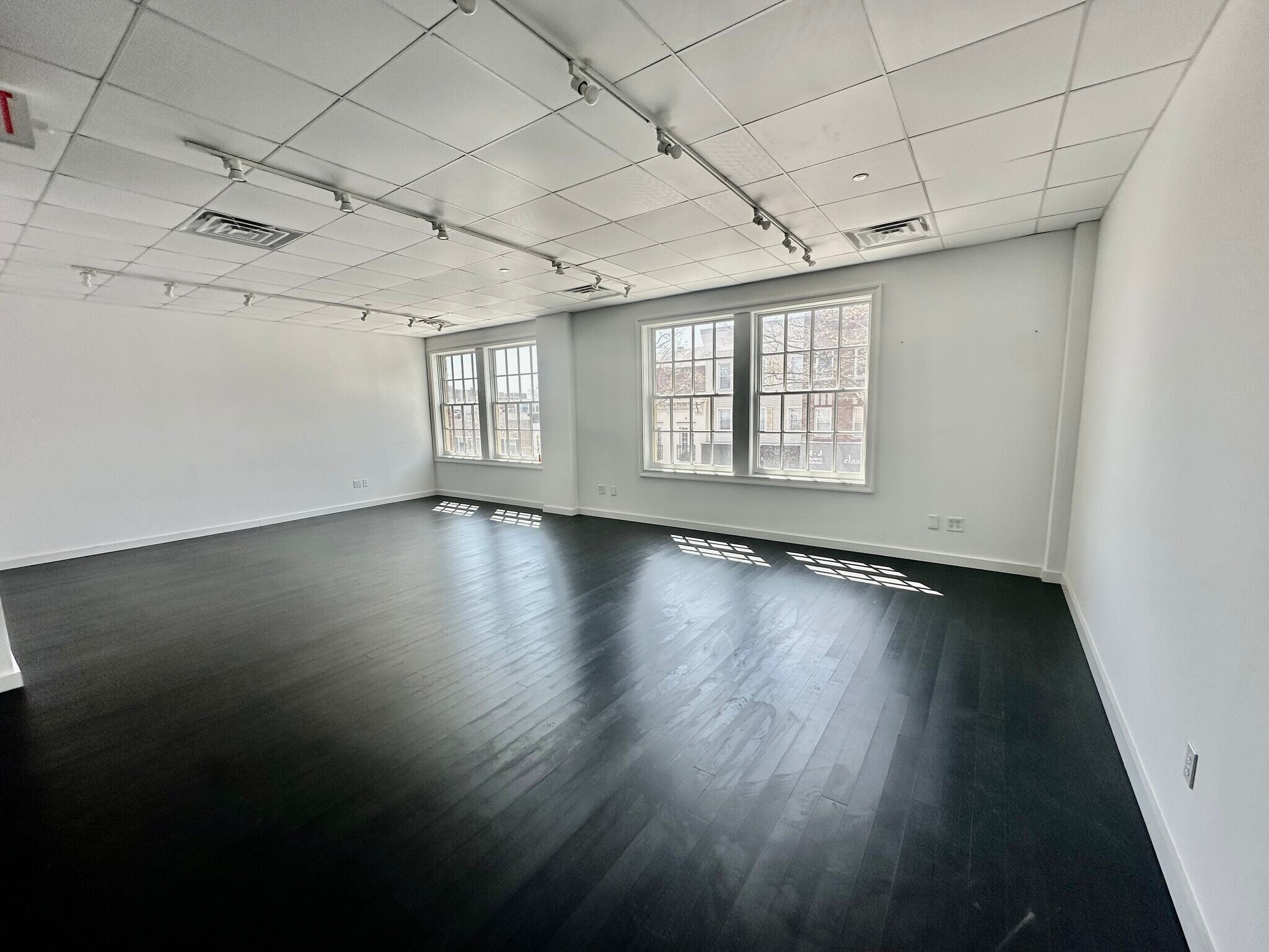 53 Greenwich Ave, Greenwich, CT for lease Interior Photo- Image 1 of 19