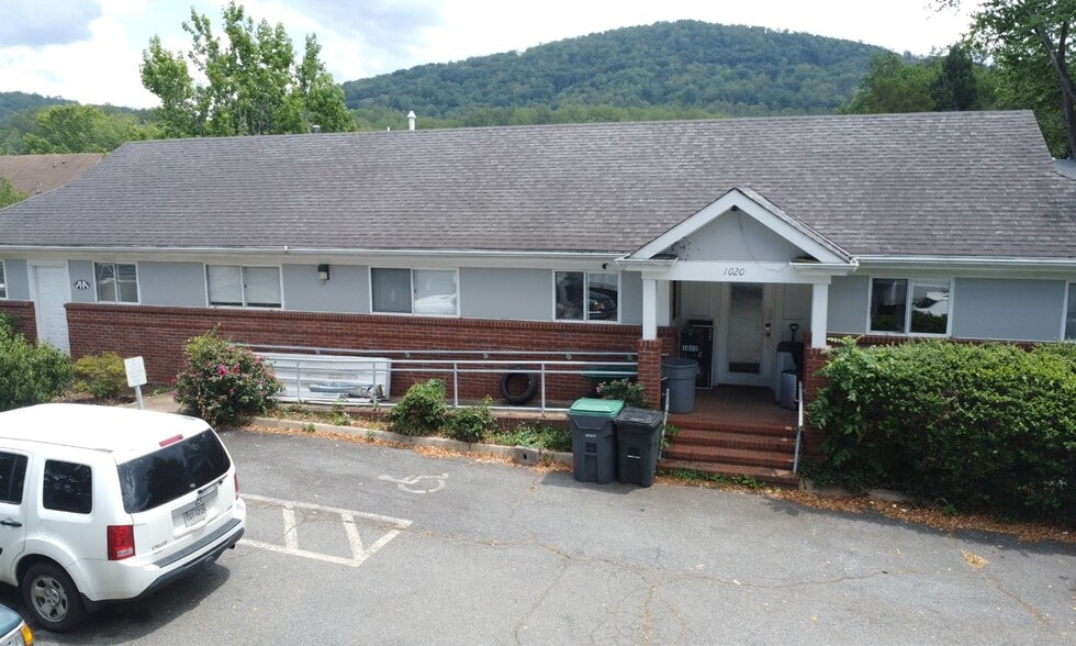 1020 Linden Ave, Charlottesville, VA à vendre - Photo du bâtiment - Image 3 de 8