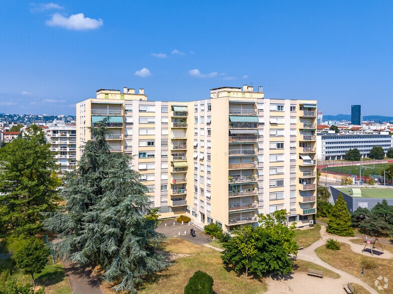 Immeuble residentiel dans Lyon à vendre - Photo du bâtiment - Image 3 de 3