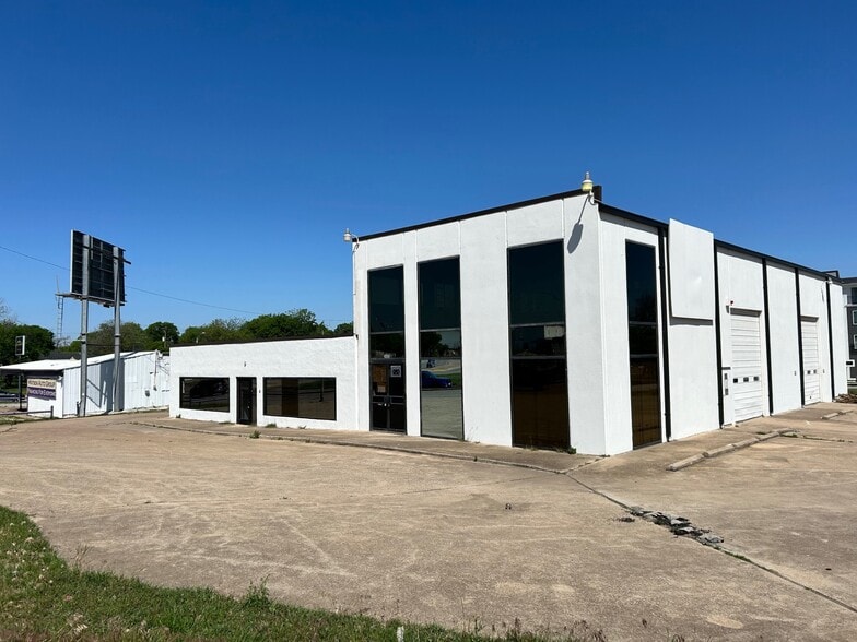 3259 McCart Ave, Fort Worth, TX à louer - Photo du bâtiment - Image 1 de 6