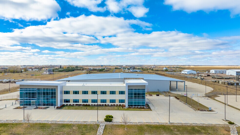 805 48th Ave W, Williston, ND à louer - Photo du bâtiment - Image 3 de 21