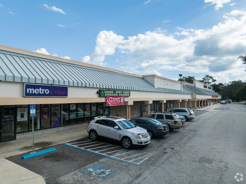 5751 N Main St, Jacksonville, FL à louer - Photo du bâtiment - Image 3 de 10