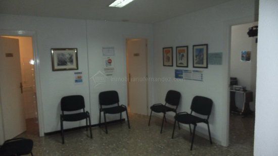Office in Cáceres for lease - Building Photo - Image 1 of 10