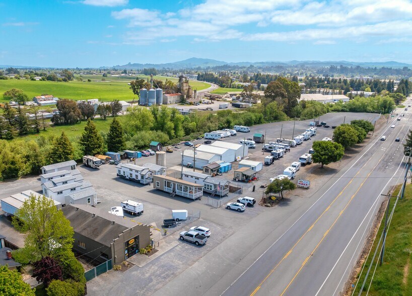 5500 Old Redwood Hwy, Petaluma, CA à louer - Aérien - Image 3 de 17