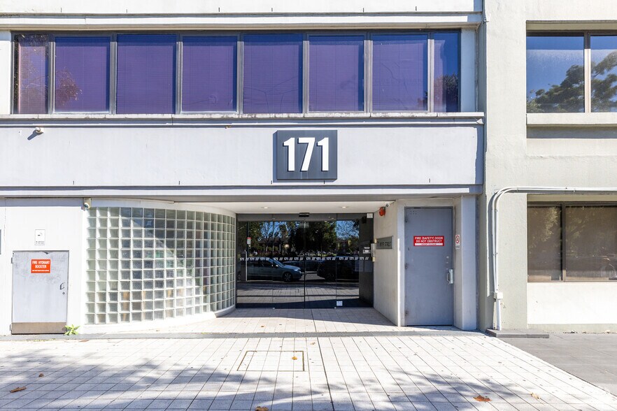 171 Bigge St, Liverpool à louer - Photo du bâtiment - Image 2 de 6