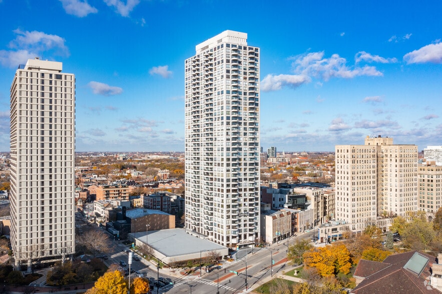 2020 N Lincoln Park West, Chicago, IL à vendre - Photo du bâtiment - Image 3 de 29