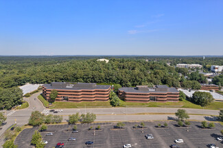 Plus de détails pour 10 Burlington Mall Rd, Burlington, MA - Cotravail à louer