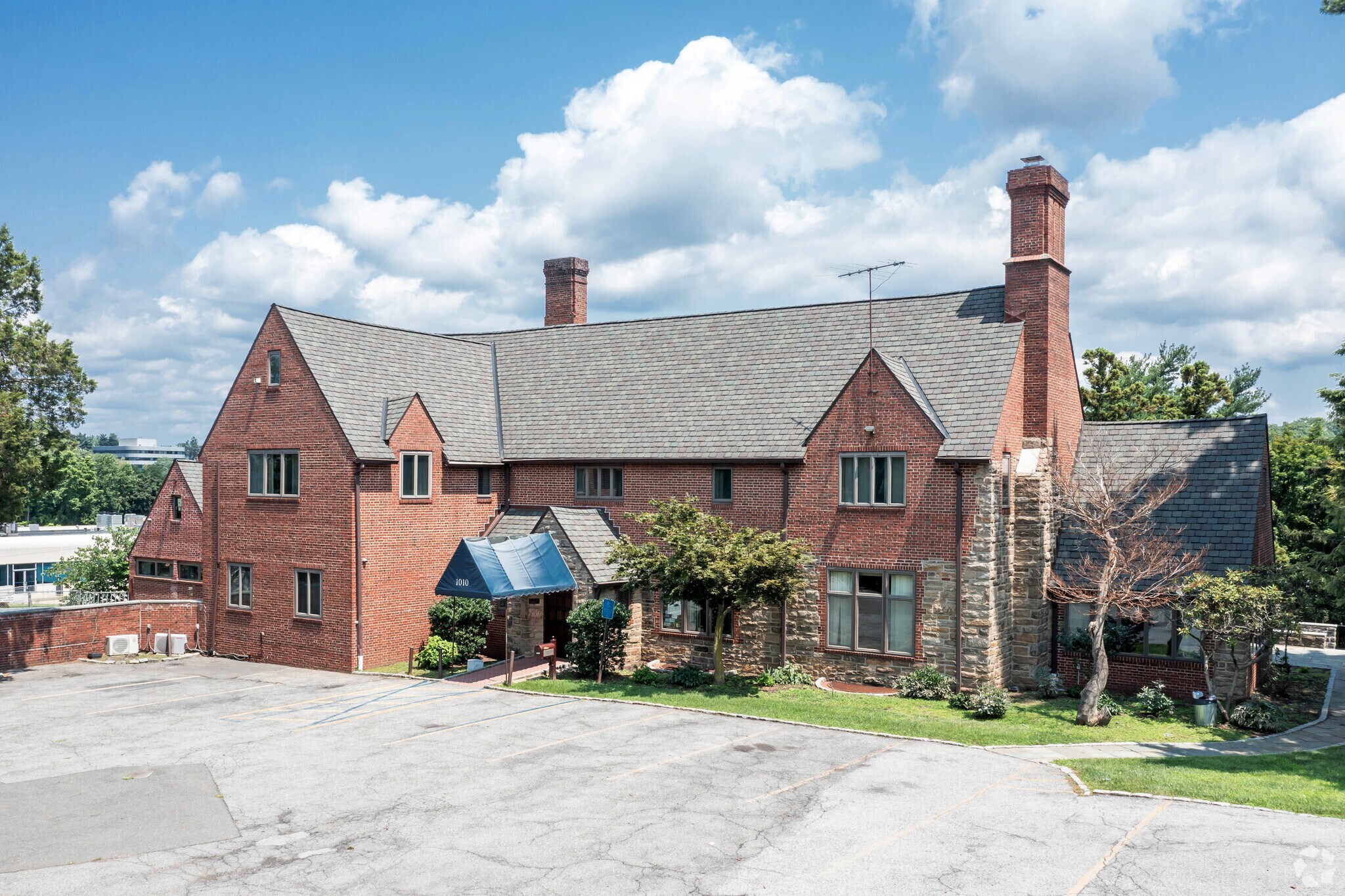 1010 N Broadway, Yonkers, NY à louer Photo principale- Image 1 de 9