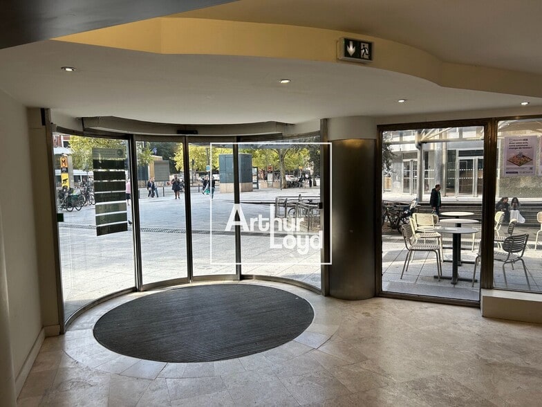 2 Esplanade Compans Caffarelli, Toulouse à louer - Hall d’entrée - Image 3 de 14