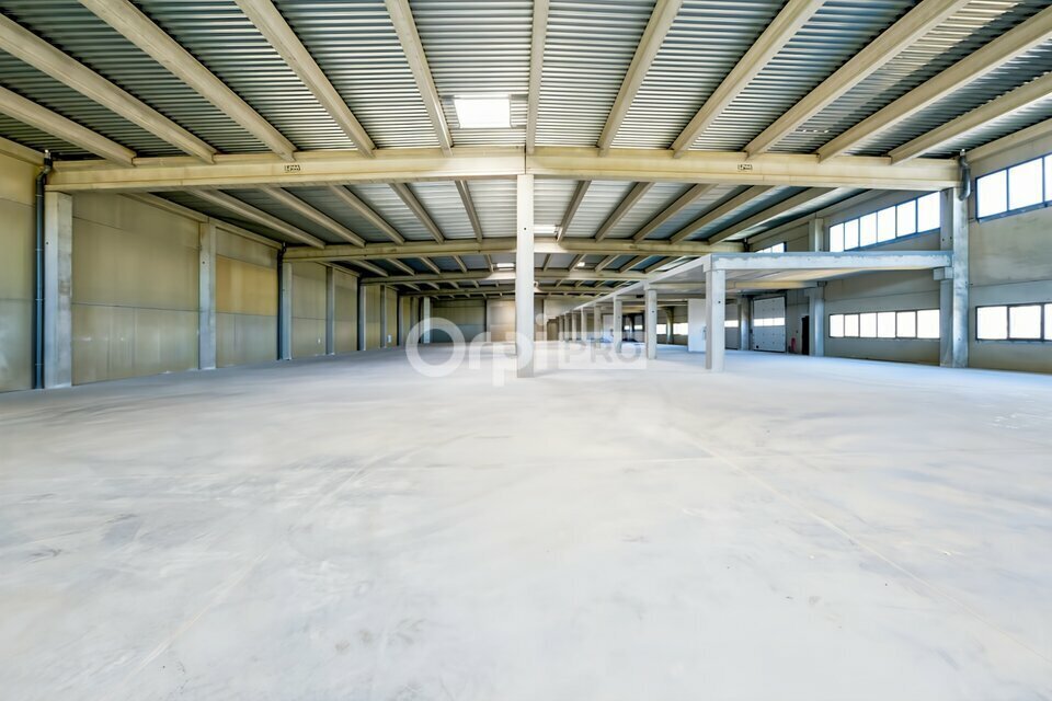 Industrial in La Ciotat for lease Building Photo- Image 1 of 6