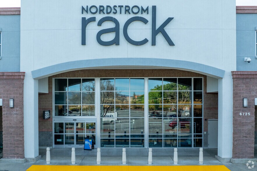 6725 Camino Arroyo, Gilroy, CA à vendre - Photo du bâtiment - Image 2 de 3