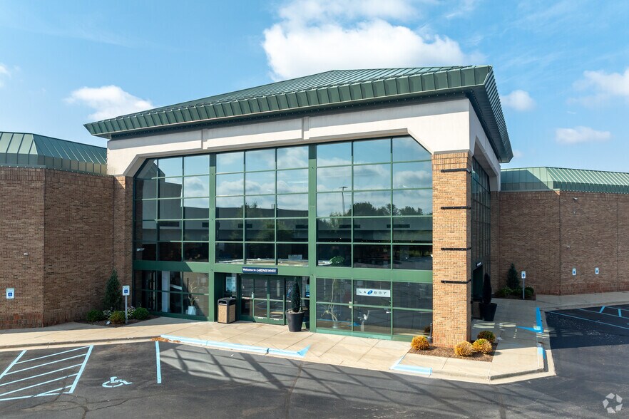 6500 14 Mile Rd, Warren, MI for lease - Primary Photo - Image 1 of 7